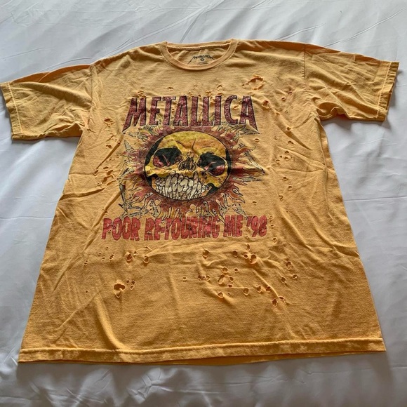 Metallica Tops - yellow distressed metallica graphic tee